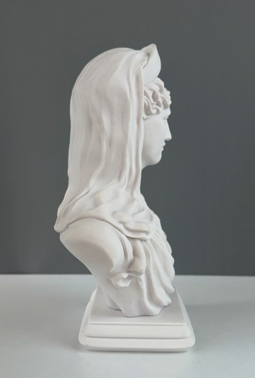 Demeter Goddess of Fertility of the Earth Sculpture, 27 cm - 10.6"